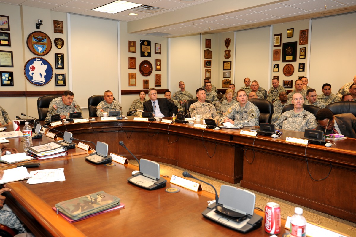 foreign-area-officers-attend-army-south-orientation-article-the