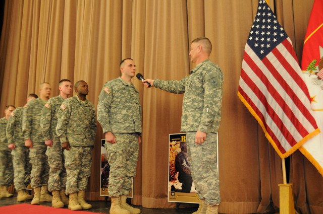 SMA visits KMC; addresses key Soldier issues during town hall meeting