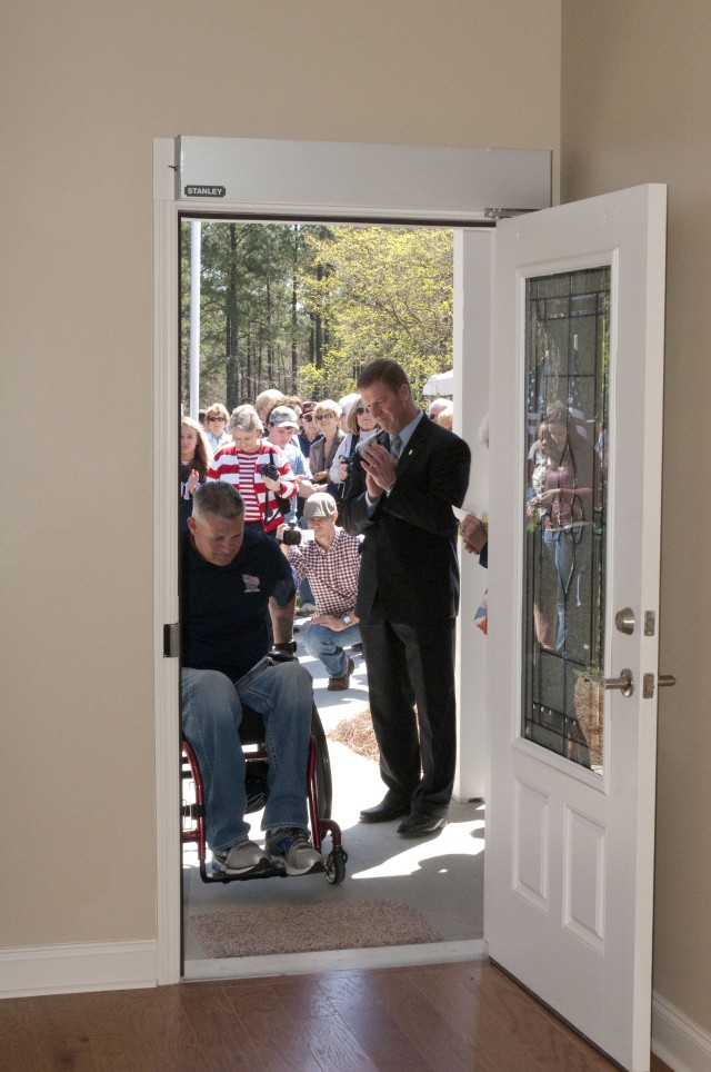 Wounded warrior receives new home