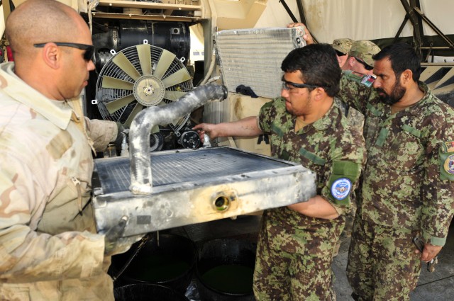 Army mechanics help Afghans learn tools of trade