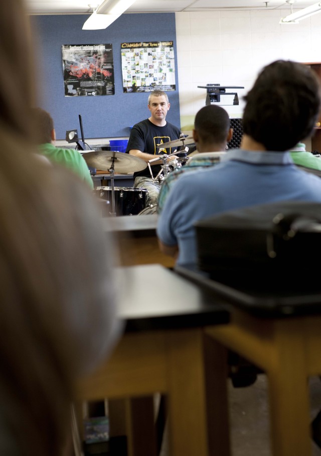 The Volunteers host an education clinic in Lafayette, La. March 14.