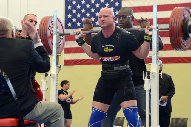 Army garrison hosts powerlifting competition