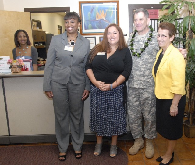 Hawaiian installations welcome IMCOM leadership