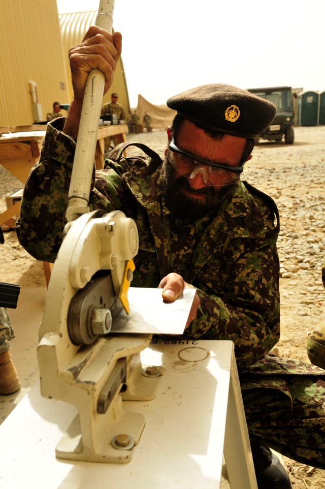 Kandahar Air Wing, CAB Aviation Mechanics Bond