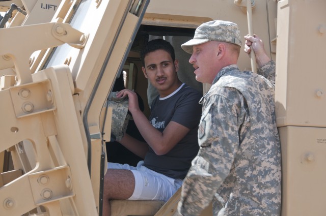 Camp Arifjan hosts Kuwaiti students