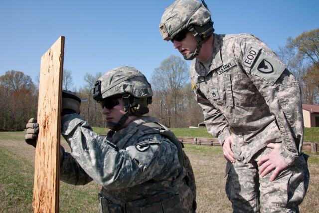 Four RDECOM Soldiers vie for command honors
