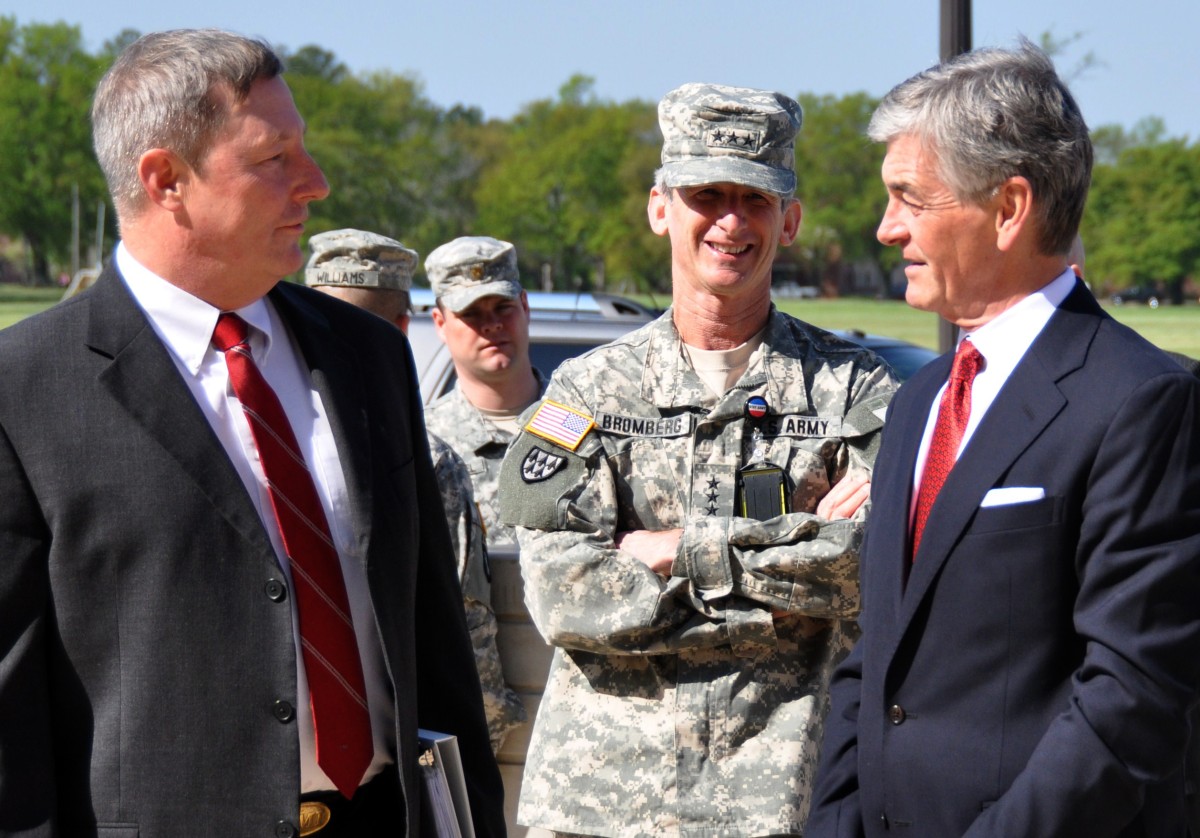 SECARMY begins Fort Bragg visit with tour of new FORSCOM headquarters ...