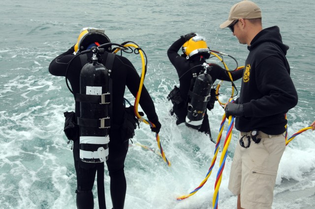 569th Eng. Dive Det. conducts Deep Blue exercise