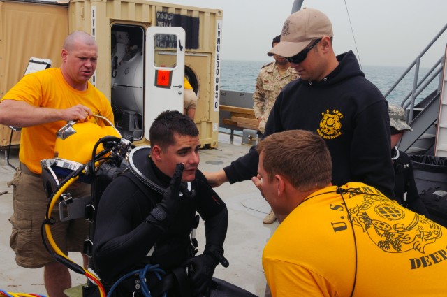 569th Eng. Dive Det. conducts Deep Blue exercise