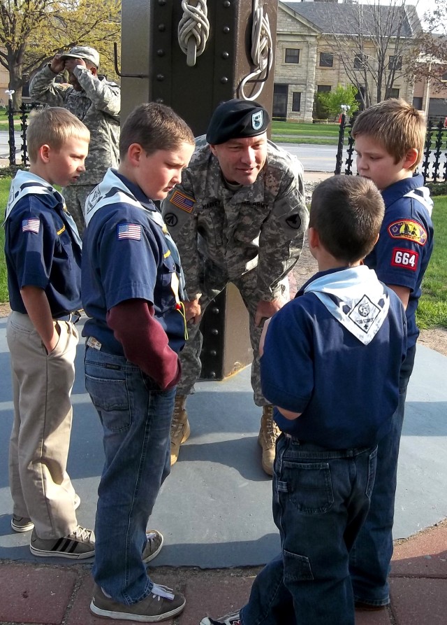 ASC Soldier mentors local Boy Scouts