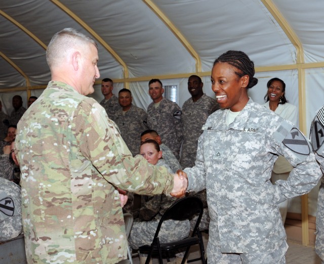 SMA visits Third Army Soldiers
