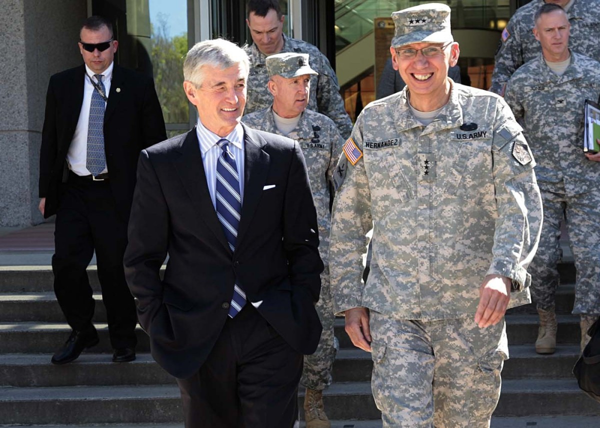 SecArmy visits U.S. Army Cyber Command | Article | The United States Army