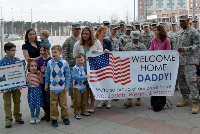 Soldiers return to Kaiserslautern from yearlong deployment