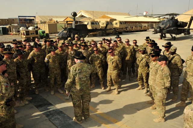 Medal of Honor recipient Col. (Ret.) Bruce Crandall visits CAB