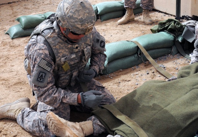 4-5 AMD Soldiers conduct CLS training