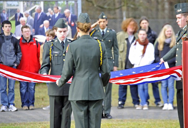 Students Mark Anniversary Of Last U.S. Cold War Border Patrol At Point ...