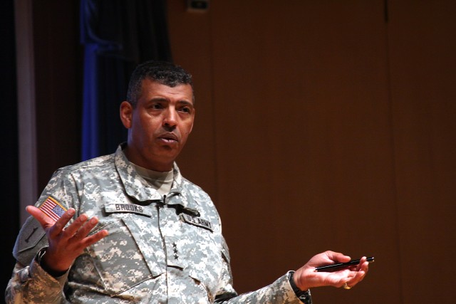 Third Army commander speaks with Class of 2012 cadets