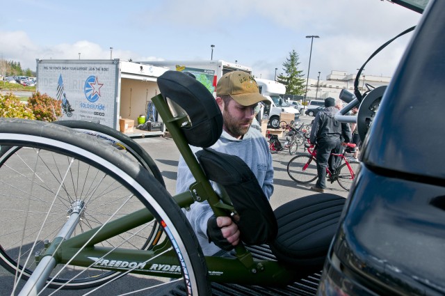 Hand-cycling clinic a new start for wounded Soldiers, veterans