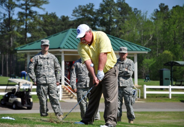 Masters Champion spends time with Fort Gordon Soldiers