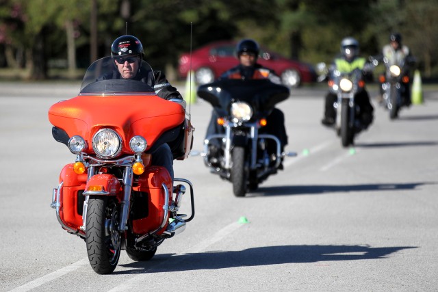 Motorcycle course sharpens riding skills | Article | The United States Army