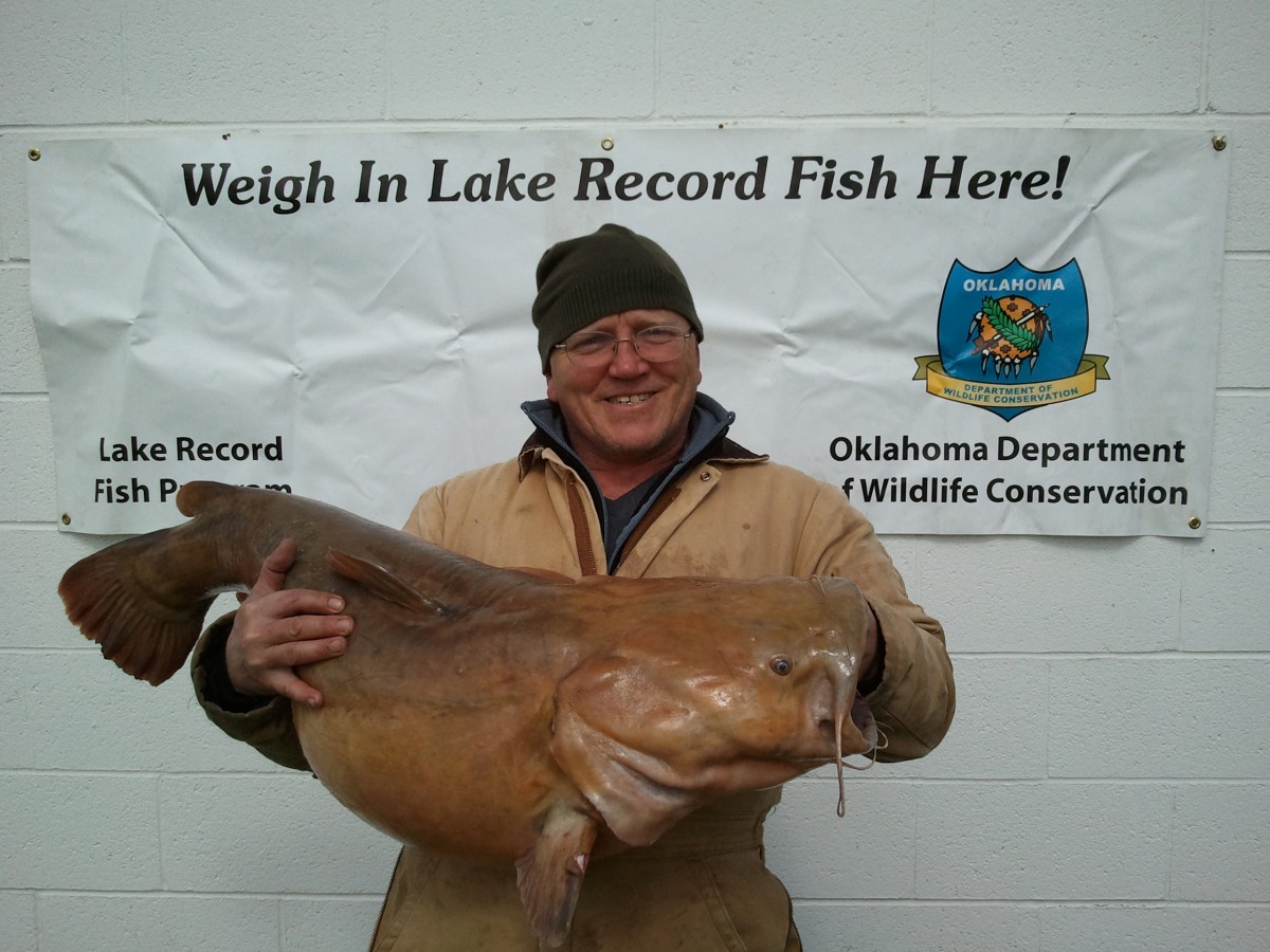 Fort Sill Angler Boats Two Colossal Catfish Article The United States Army