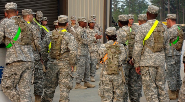 New York Soldiers instructed in base closing skills 
