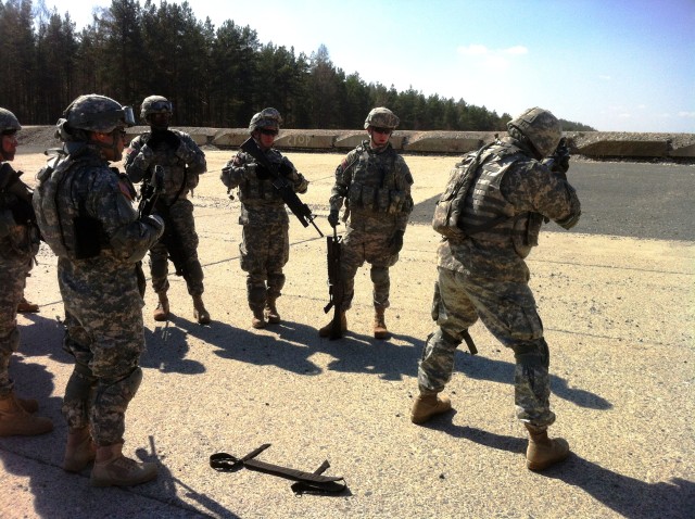 16th Sust. Bde. Soldiers get lessons on reflexive fire