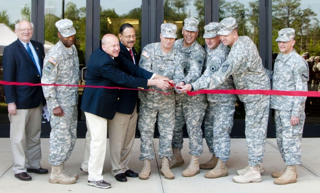 Armed Forces Reserve Center holds ribbon cutting ceremony