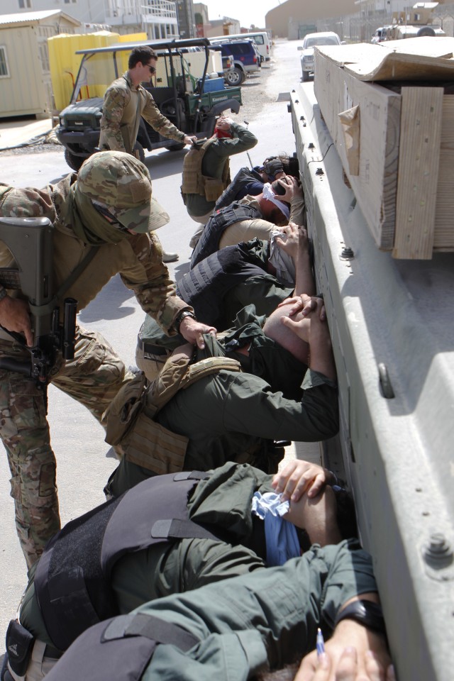 Columbia Helicopters team up with US Soldiers for Afghanistan survival training - Special Operations Style