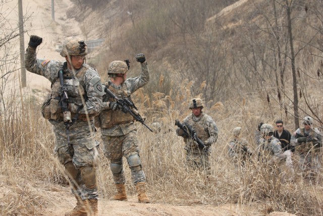 2nd platoon, Bravo Company, 1-21 Infantry Regiment at the halt