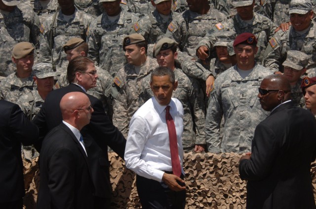 President Obama meets with Fort Stewart troops