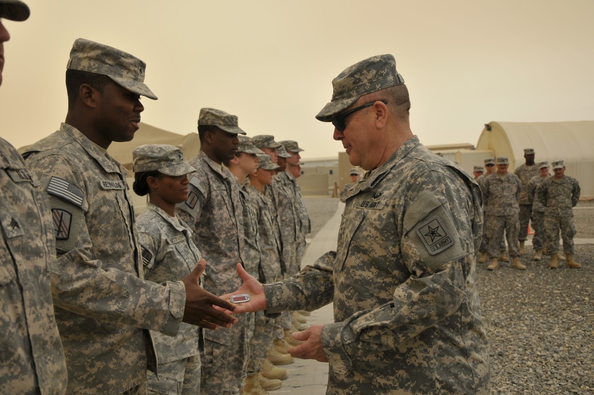 Director of Army National Guard visits Camp Arifjan | Article | The ...