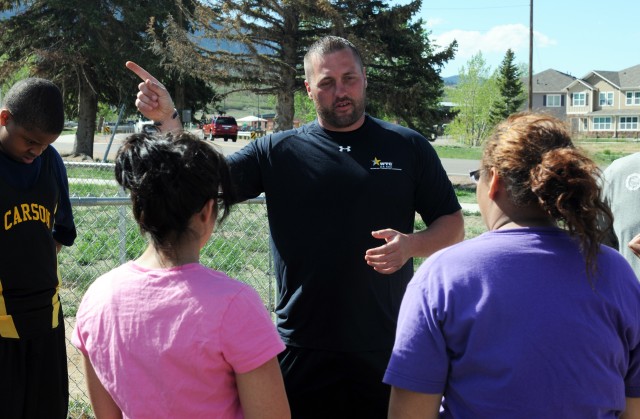 Army Veteran train with students during 2012 Warrior Games