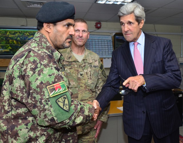 Senator Kerry Visits DFIP