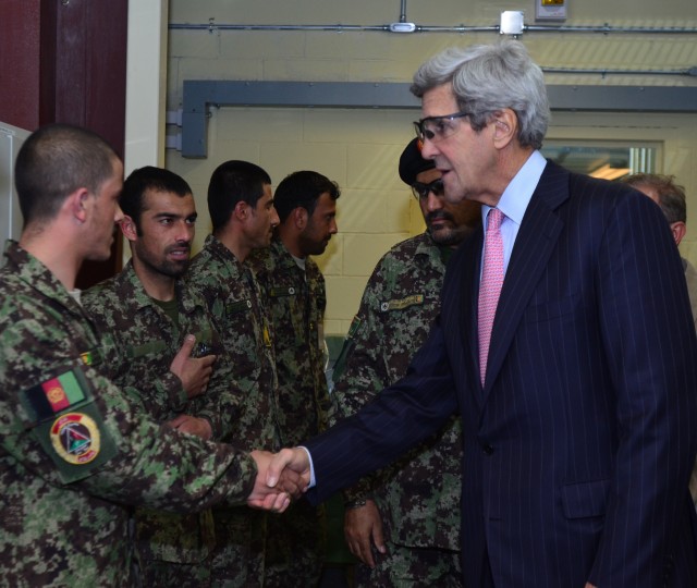 Senator Kerry Visits DFIP