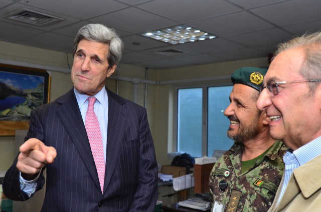 Senator Kerry Visits DFIP