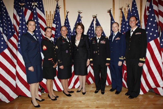 Women honored by USO