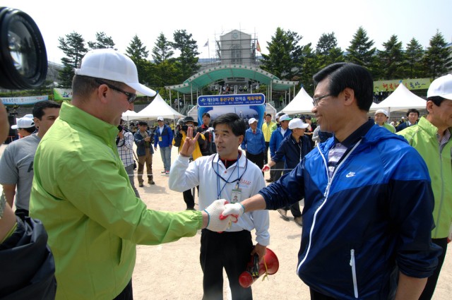 Garrison reaffirms partnership with Yongsan-gu