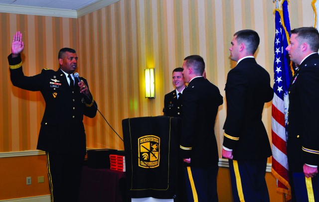 Third Army/ARCENT commander swears in cadets