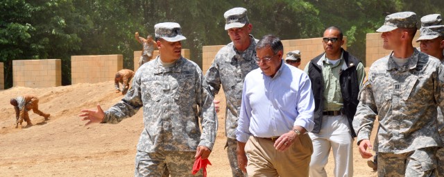 Panetta observes training at Fort Benning