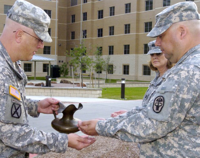 Blessing of the Hands ceremony honors Fort Hood nurses' healing 'touch'