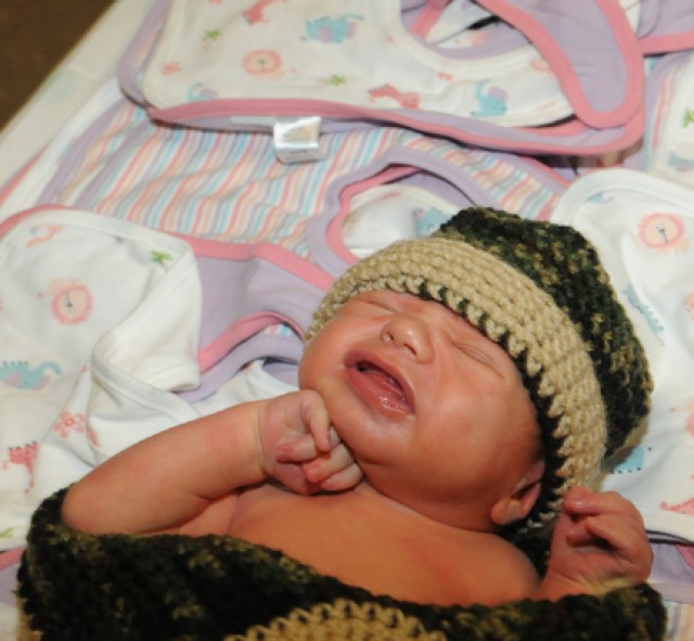 Fort Leonard Wood USO, Operation Homefront 'shower' military moms with baby goodies