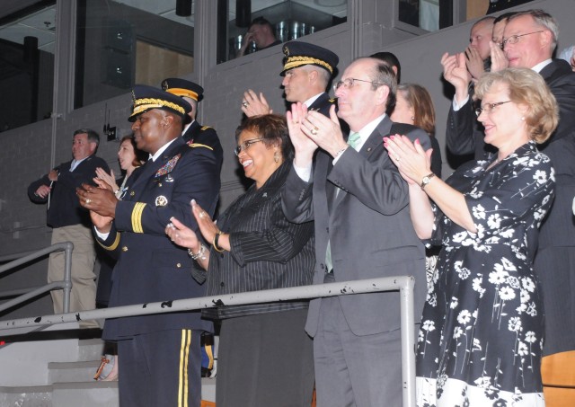 Vice chief hosts Washingtonians at Twilight Tattoo