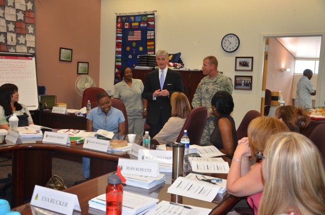 Secretary meets with Spouse Leadership Development Course members at USASMA