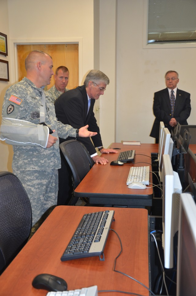 Army Secretary sees technology that helps USASMA studentes in classroom