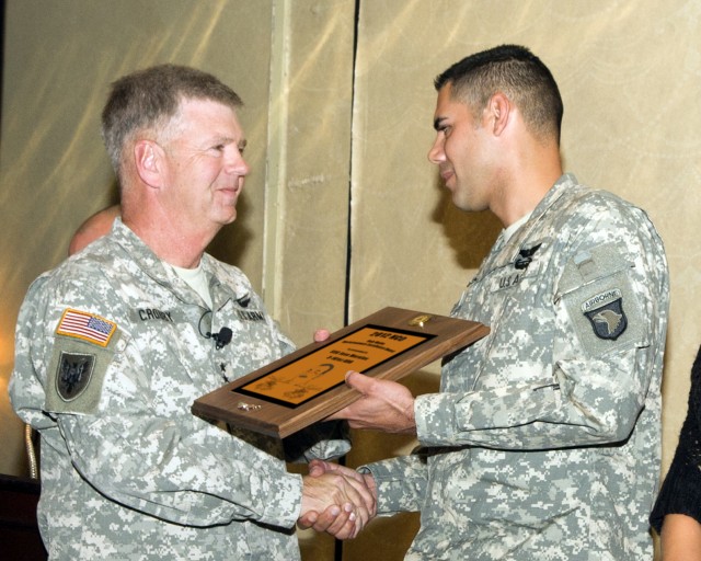 Soldier receives Bob Wylie Award