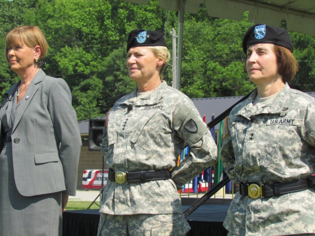 Contracting command 'indescribable honor'