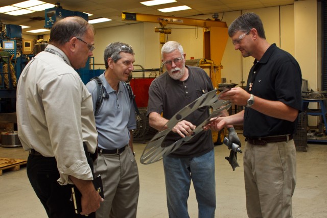 Logistics, Materiel Readiness leader visits Army Materiel Command