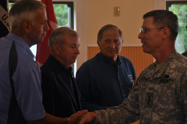TRADOC deputy commanding general recognizes Wounded Warrior mentors