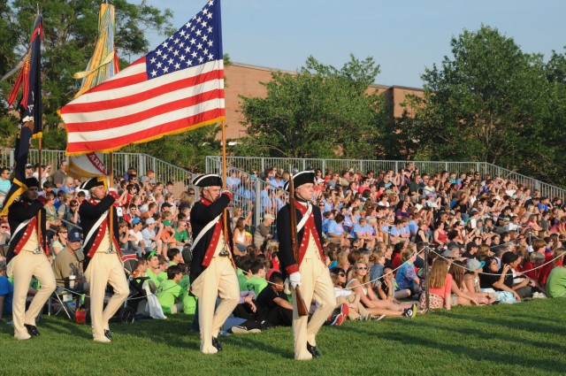 Thousands Watch Soldiers Perform Twilight Tattoo!